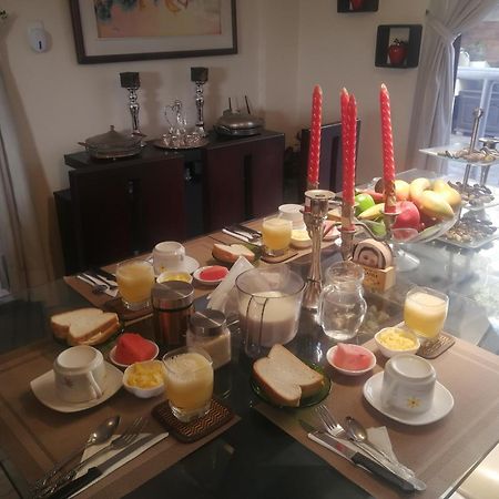 Fakali Homestay Кито Екстериор снимка