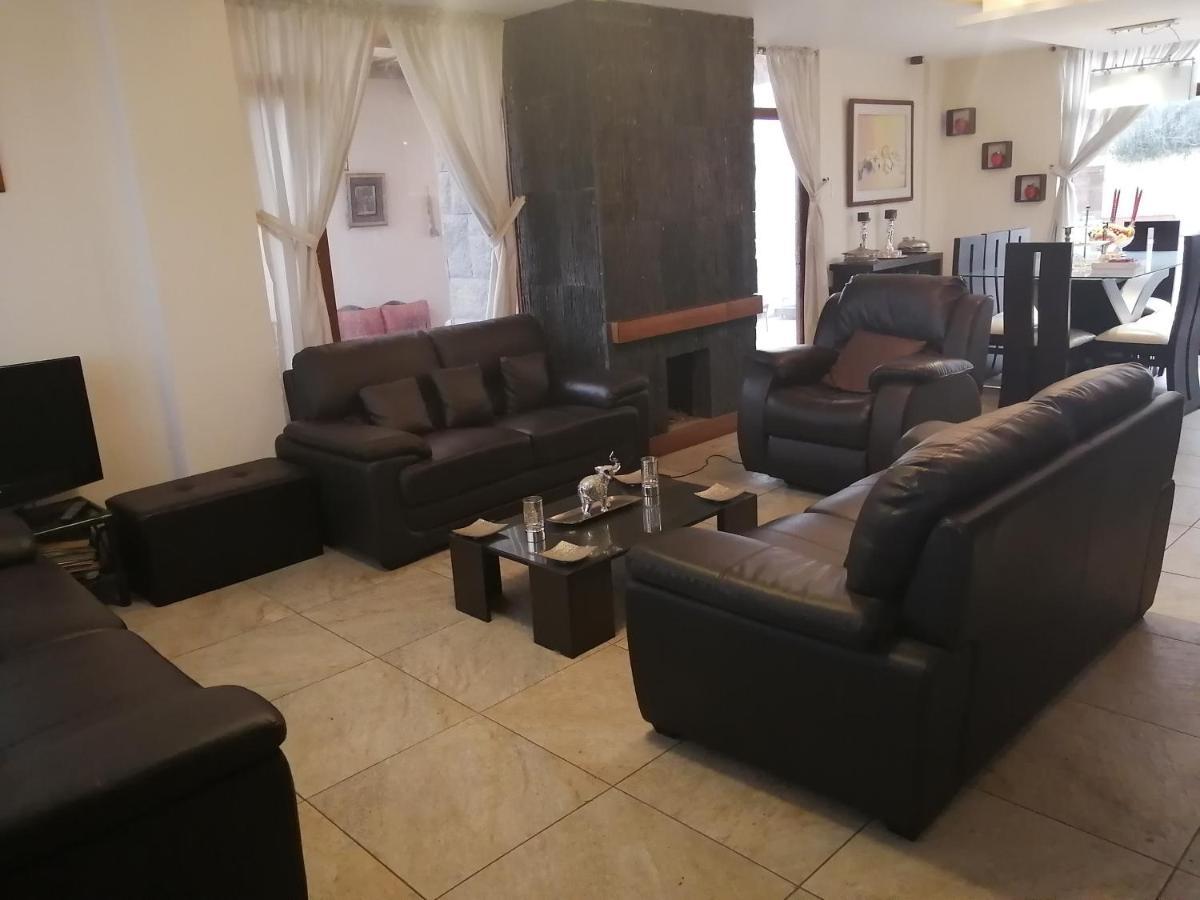 Fakali Homestay Кито Екстериор снимка